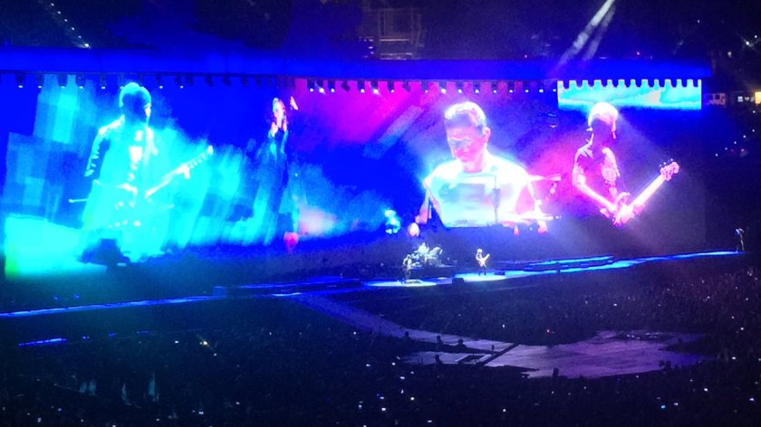 9.12 U2 on big screen