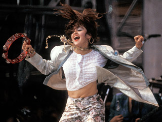 9.22 Madonna - Live Aid