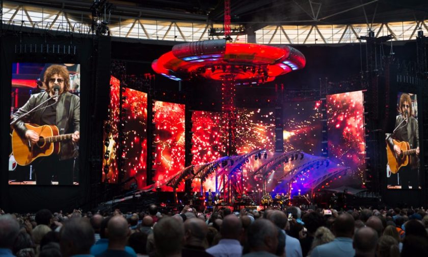 9.27 Jeff-Lynnes-ELO-at-Wembley-Stadium-Nick-Bennett-The-Upcoming-7-1000x600