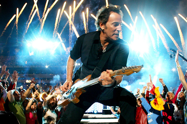 9.7 bruce-springsteen-and-the-e-street-band-performing-2009-billboard-650