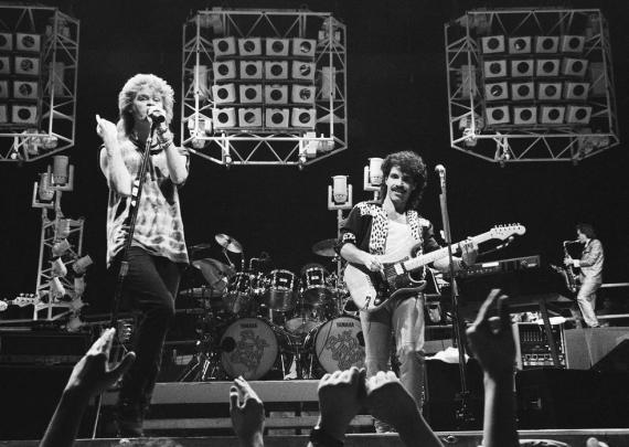 6.13 hall &amp; oates live