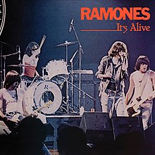 1.6 6.Ramones_-_It's_Alive_cover